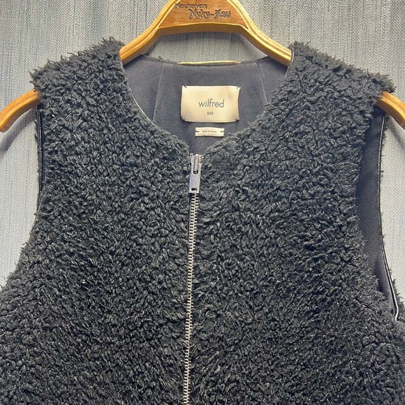 🚩 Aritzia Wilfred black zip up fuzzy vest size XXS - Picture 3 of 7